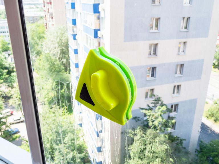How To Clean Outside Windows You Can't Reach Follow These Best Ways