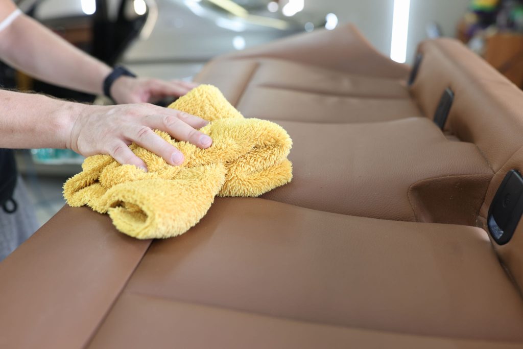 How to Clean Upholstery with Oxiclean 4 Best Process