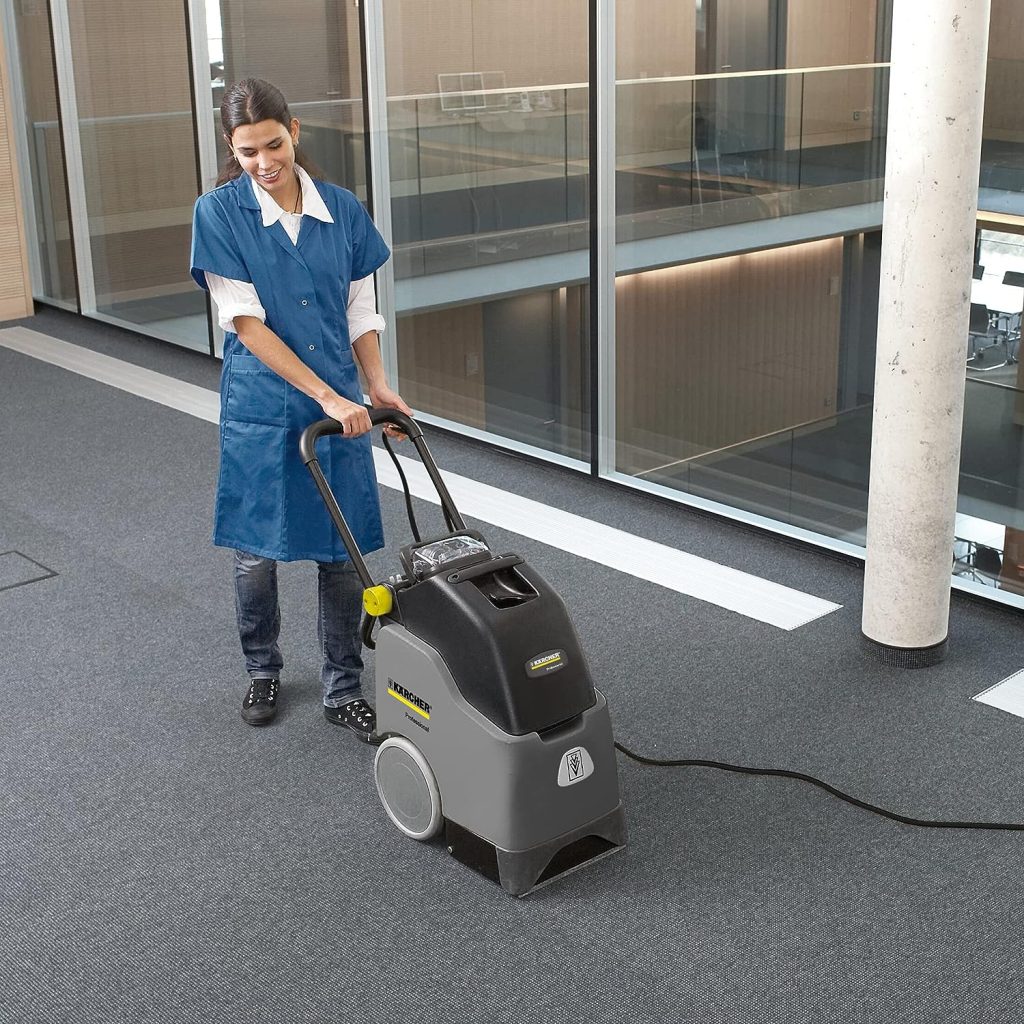 Kärcher - Carpet Extractor Vacuum - BRC 30/15 C - Small Area - Commercial  Professional Carpet Cleaner
